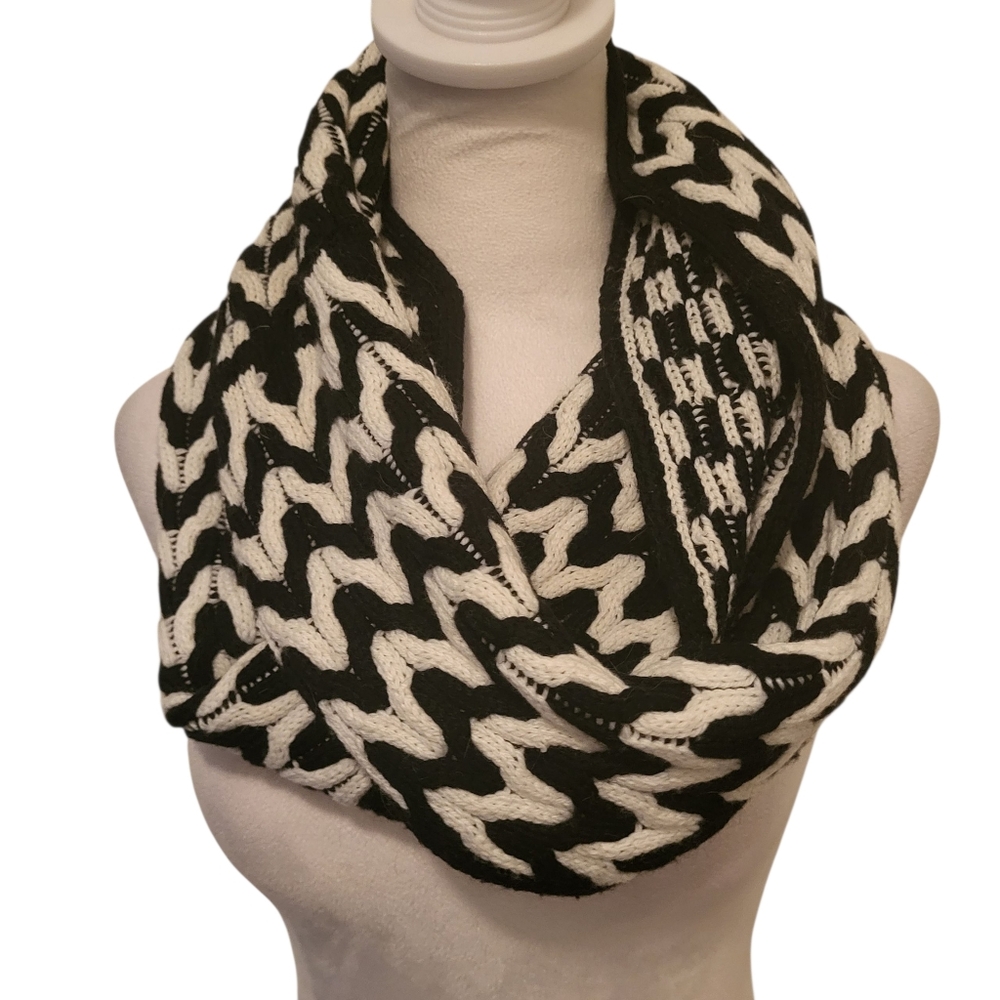 Calvin Klein Chevron Infinity Scarf